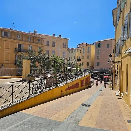 Chez L's Menton