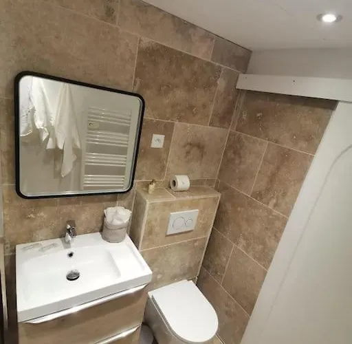 Chez L's Мантон