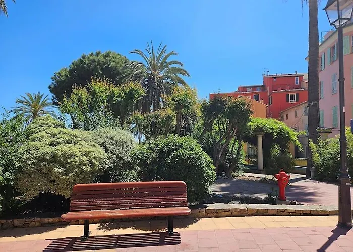 Chez L's Апартаменти