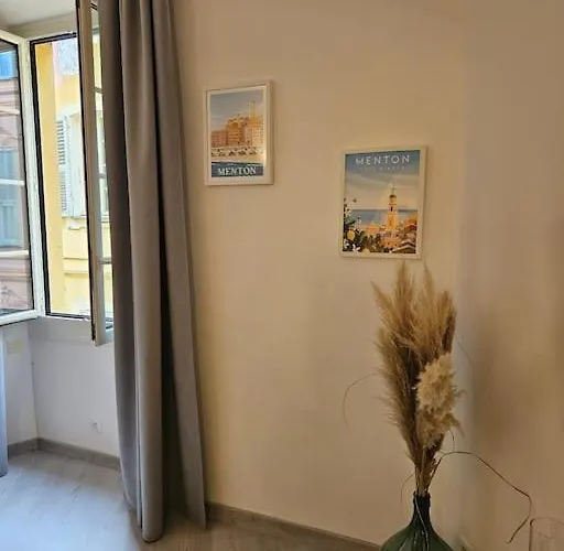 Chez L's Апартаменты *