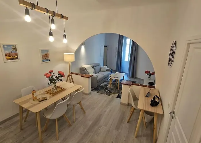 Chez L's Ментона